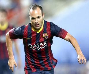 Barca gia hạn hợp đồng thành công với Iniesta