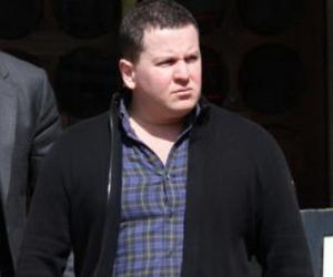 Triệu phú bất động sản lại thua Fabregas