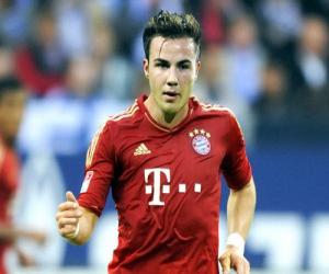 Goetze: Hãy quên Messi đi, Pep!