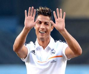 Real Madrid: Lương 17 triệu, và Ronaldo sẽ nói Tôi vui