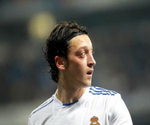 Bán Oezil là nước đi dại dột của Real Madrid?