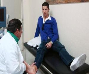 Ronaldo tặng iPad và laptop cho tất cả nhân viên Real