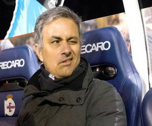 Cuộc đua Barca - Real: Vắng Mou, Liga chỉ còn bóng đá...