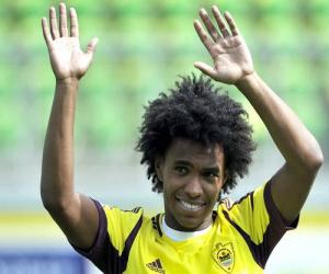 Willian: Không cần phải là Gareth Bale