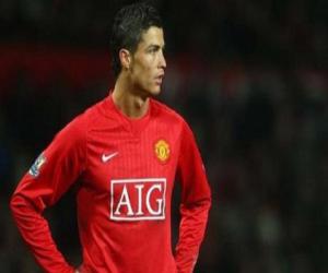 Vì sao M.U nên liều mua Cristiano Ronaldo?
