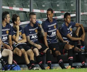 Rio Ferdinand luôn sẵn sàng đối mặt với sự cạnh tranh vị trí ở Man Utd