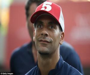 Ferdinand gợi ý cách dùng người cho David Moyes