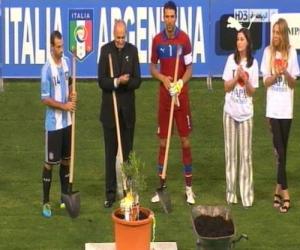 Nghi lễ đặc biệt trước trận Italia - Argentina