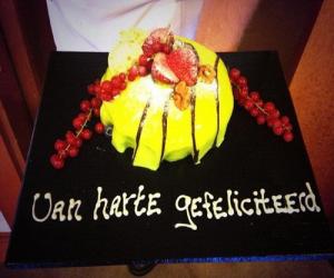 M.U làm bánh đặc biệt mừng sinh nhật Van Persie