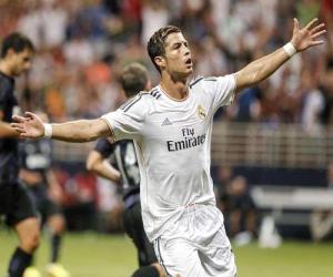 Real Madrid - Real Betis: Ronaldo - Quả bóng Vàng bắt đầu từ hôm nay!