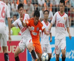 Minh Phương dâng cúp QG cho Ninh Bình