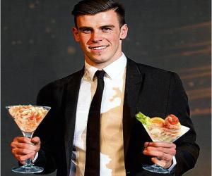 Cách ăn mừng bàn thắng khác người của Bale