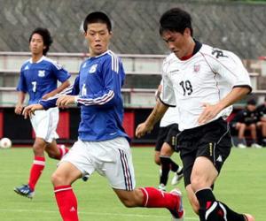 Công Vinh ghi một cú đúp cho Consadole Sapporo tại Cúp Quốc gia