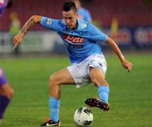 Napoli để ngỏ khả năng bán Marek Hamsik, cơ hội dành cho Man United?
