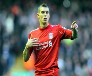 Quyết tăng cường hàng thủ, Barca hỏi mua Agger