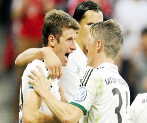 Bayern đại thắng ở vòng 2 Cúp QG: Nhìn Bayern Munich, ngẫm về Dortmund