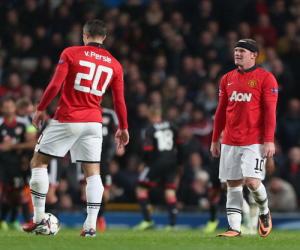 David Moyes sẽ hoán đổi vị trí của Van Persie và Rooney?