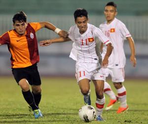 U23 Việt Nam nhọc nhằn đánh bại U23 Galatasaray