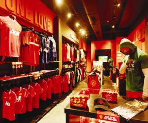 Man United đạt kỷ lục doanh thu: Nỗi buồn của nhà giàu