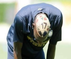 Những hình ảnh hài hước khó đỡ của Balotelli