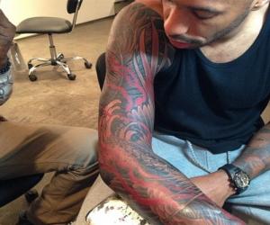 Thiery Henry tiếp tục khoe hình xăm khủng