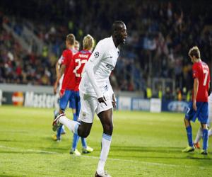 Yaya Toure sắp phế Xavi để thành số một thế giới?