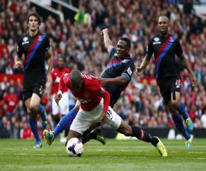 Ashley Young hãy ngã nếu có thể