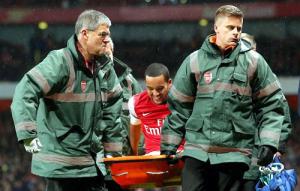 Theo Walcott: Sẽ dự World Cup nhờ phương pháp điều trị đặc biệt?