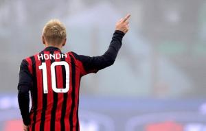 Milan đại thắng chào Seedorf: Đợi chờ những số 10