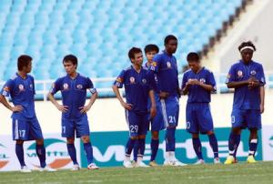 Khó tin chuyện cầu thủ V-League được thưởng Tết bằng…gạo