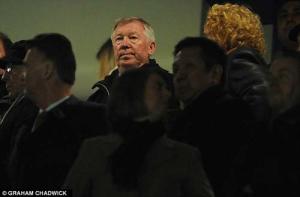 Cổ động viên M.U gọi cảnh sát để cầu viện Sir Alex
