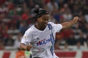 Những pha xử lý ảo diệu của ngôi sao lừng lẫy một thời Ronaldinho