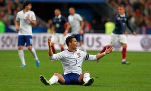 Pháp 2-1 Bồ Đào Nha: Benzema làm lu mờ đồng đội Ronaldo