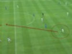 Siêu bàn thắng từ khoảng cách 75m