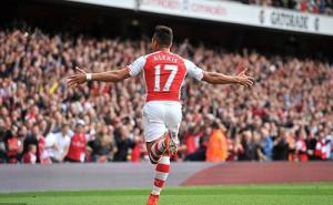 Sanchez được HLV Wenger đưa lên mây xanh