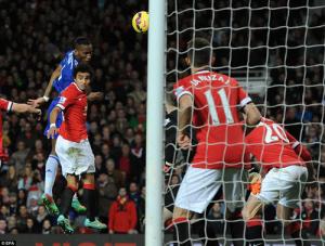 Chelsea đánh rơi chiến thắng, Mourinho đổ lỗi cho trọng tài