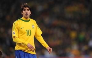 Kaka đập tan tin đồn chia tay vợ