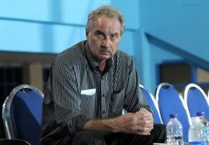 HLV Alfred Riedl khen ngợi đội tuyển Việt Nam