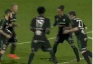 Màn dàn xếp đá phạt góc bá đạo