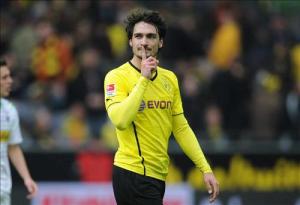 M.U quyết phá bĩnh Arsenal trong thương vụ Hummels