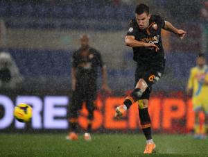 M.U chia tay Herrera để lấy chỗ cho Strootman?