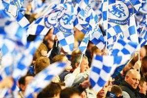 SVĐ Stamford Bridge yên ắng vì ... thiếu chỗ đứng