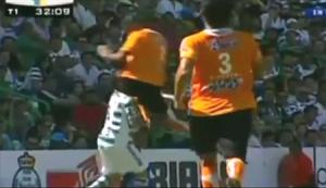 Những pha Kungfu bá đạo nhất trong bóng đá