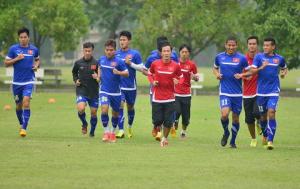 Tuyển thủ Việt Nam khốn khổ vì vé xem bán kết AFF Cup