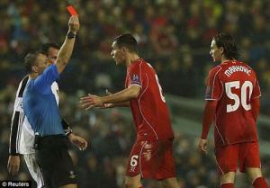 Sao Liverpool lĩnh án phạt sốc ở đấu trường Châu Âu