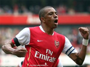 Wenger mời học trò cũ trở lại Arsenal làm “sếp”