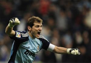 Thánh Iker thừa nhận không muốn giải nghệ ở Real Madrid