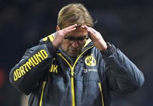 HLV Jurgen Klopp gọi các học trò ở Dortmund là một lũ ngốc