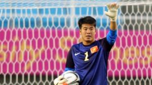 “Bom tấn” V-League 2015 dùng tiền để báo hiếu bố mẹ