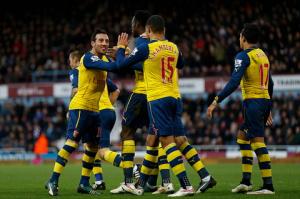 West Ham 1-2 Arsenal: Pháo thủ khép lại năm 2014 bằng thắng lợi thót tim